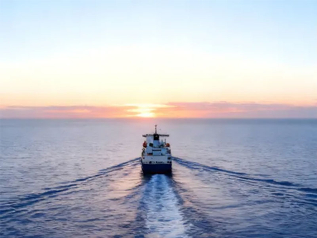 Dans-la-mer-il-y-a-'des-cha&icirc;nes',-et-des-navires-ont-'des-classes'.jpg